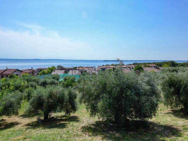 Case e ville in vendita di 376 m² in Via Ponticello