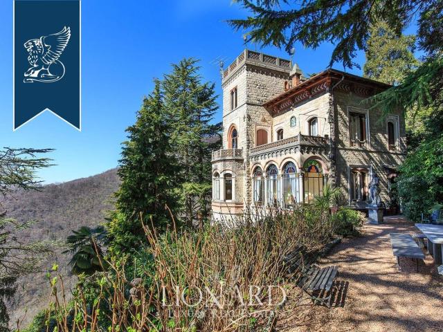 Case e ville in vendita di 377 m²