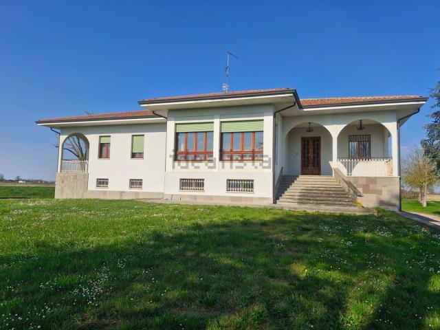 Case e ville in vendita di 405 m² in Via Corazza