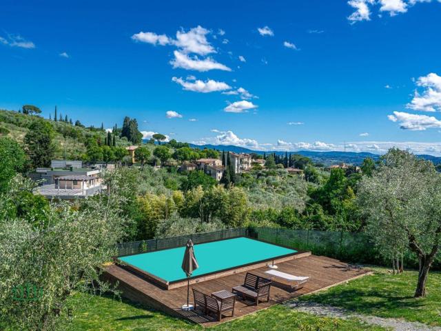 Case e ville in vendita di 378 m² in Via della Pastorella
