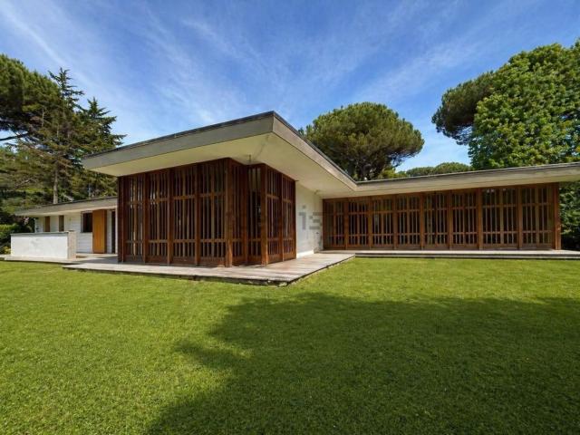 Case e ville in vendita di 379 m²