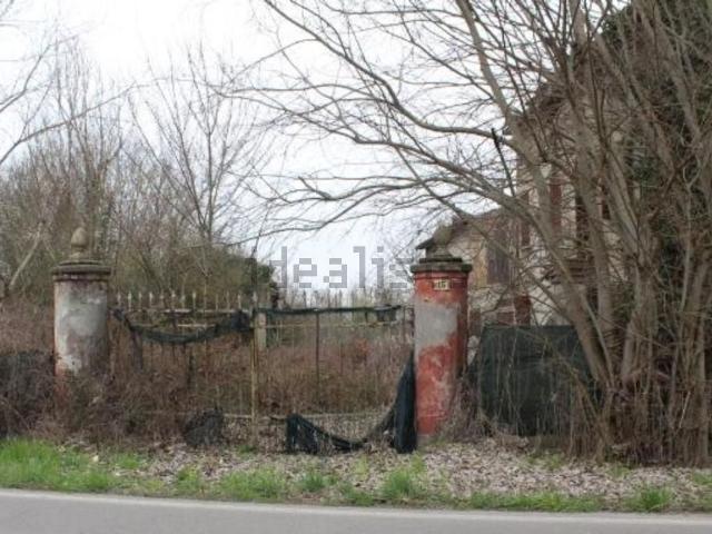 Case e ville in vendita di 379 m² in Via Gonzaga