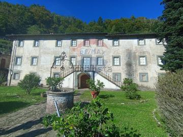 Case e ville in vendita di 380 m²