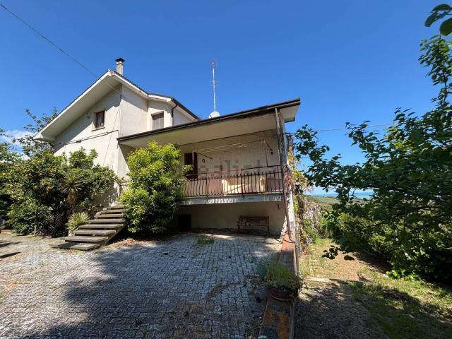 Case e ville in vendita di 380 m²