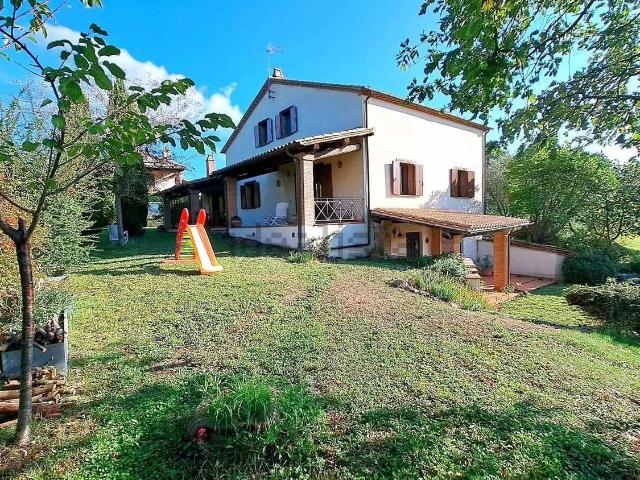 Case e ville in vendita di 380 m²