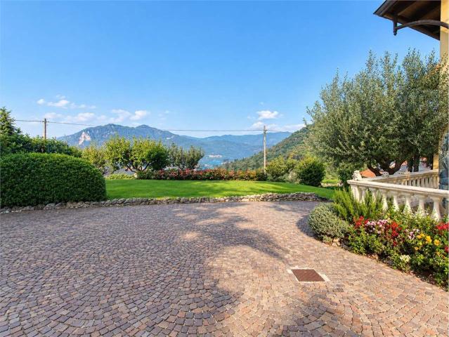 Case e ville in vendita di 380 m²