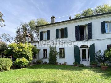 Case e ville in vendita di 380 m²