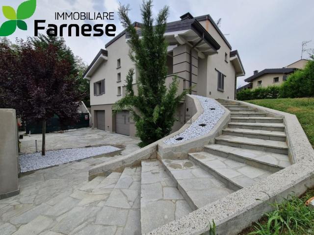 Case e ville in vendita di 380 m² in Via Case Vecchie, 8