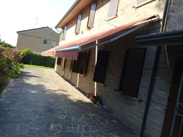 Case e ville in vendita di 380 m² in Via Arginone