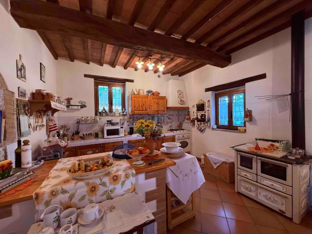 Case e ville in vendita di 380 m² in Via Buchignano
