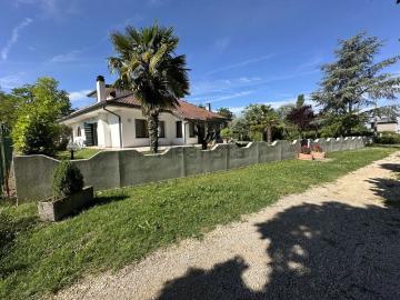 Case e ville in vendita di 380 m² in Via dei Mirtilli, 1