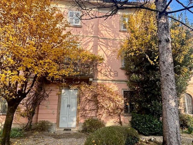 Case e ville in vendita di 380 m² in Via del Fante, 5