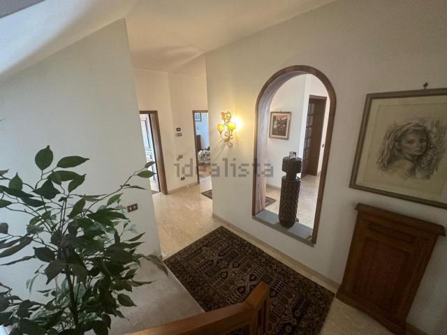 Case e ville in vendita di 380 m² in Via Padre Diodato Prestini
