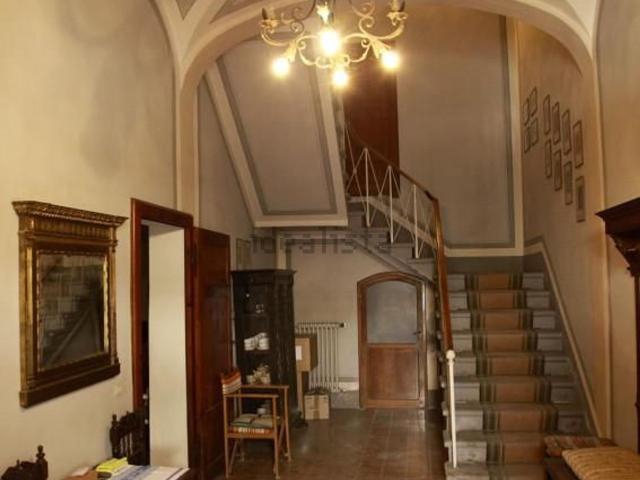 Case e ville in vendita di 380 m² in Via Rotinella