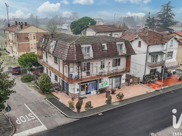 Case e ville in vendita di 380 m² in Via Roma, 38