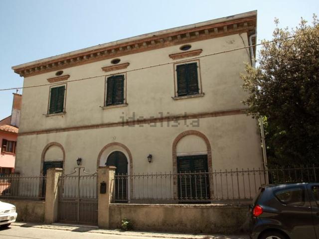 Case e ville in vendita di 380 m² in Via Risorgimento, 33