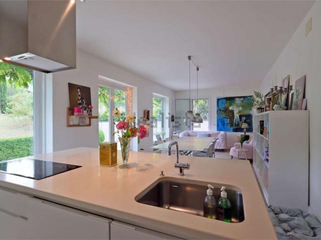 Case e ville in vendita di 380 m² in Via Risorgimento, 71