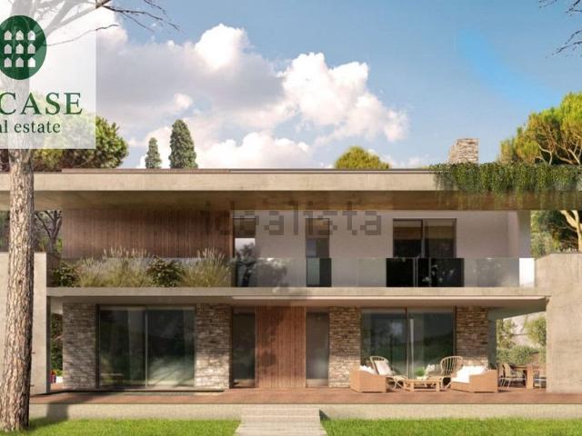 Case e ville in vendita di 380 m² in Via Torino