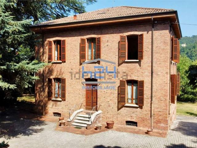 Case e ville in vendita di 380 m² in Viale Roma, 8