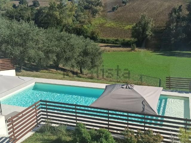 Case e ville in vendita di 380 m² in Contrada Macina