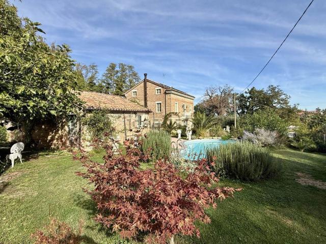 Case e ville in vendita di 380 m² in Contrada Santa Maria Maddalena, 1