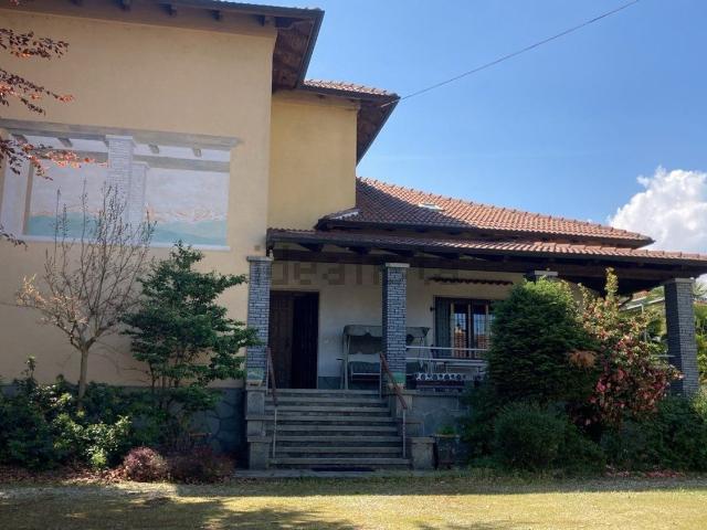 Case e ville in vendita di 380 m² in Piazza Vittorio Emanuele II, 10