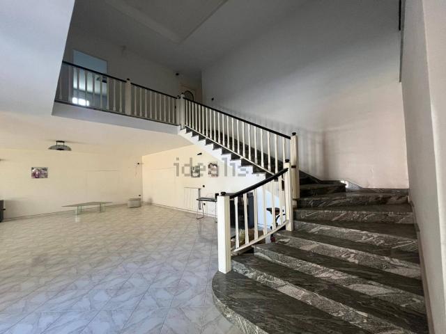 Case e ville in vendita di 381 m² in Traversa Ricciardi, 18