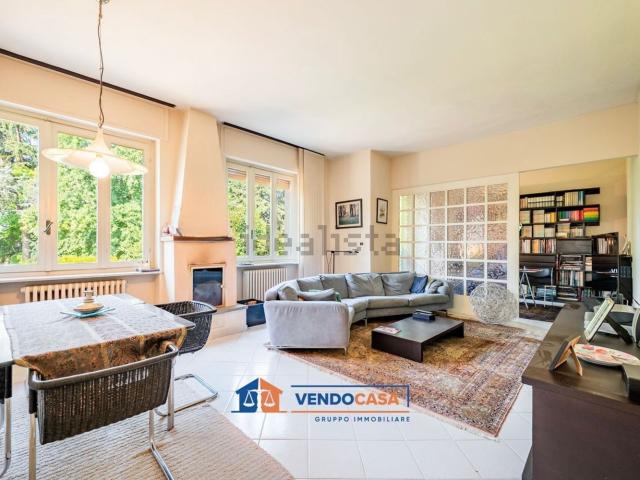 Case e ville in vendita di 381 m² in Via Bisalta, 13