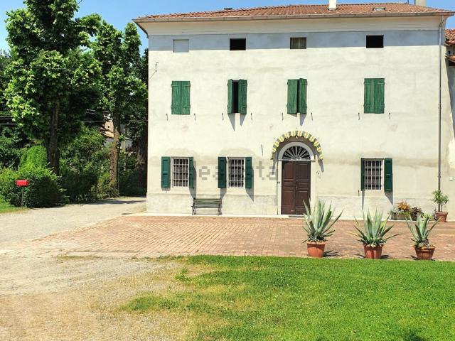 Case e ville in vendita di 381 m² in Via Don Roberto Cugini, 29