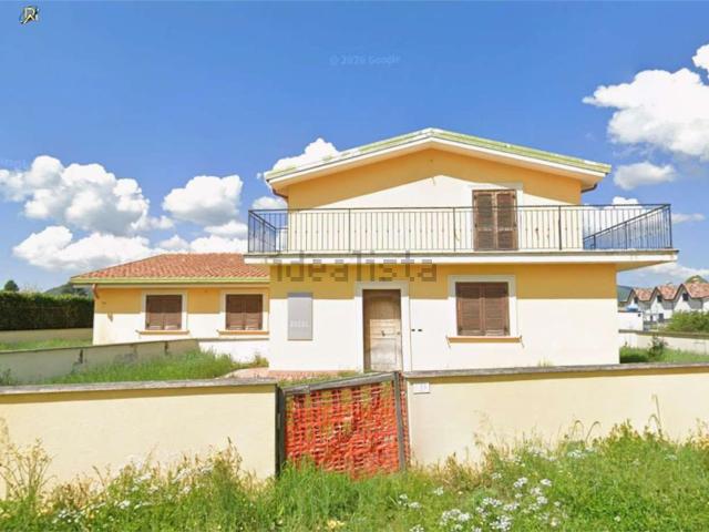 Case e ville in vendita di 381 m² in Via dei Platani, 15