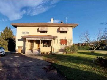 Case e ville in vendita di 381 m² in Via Maino, 7