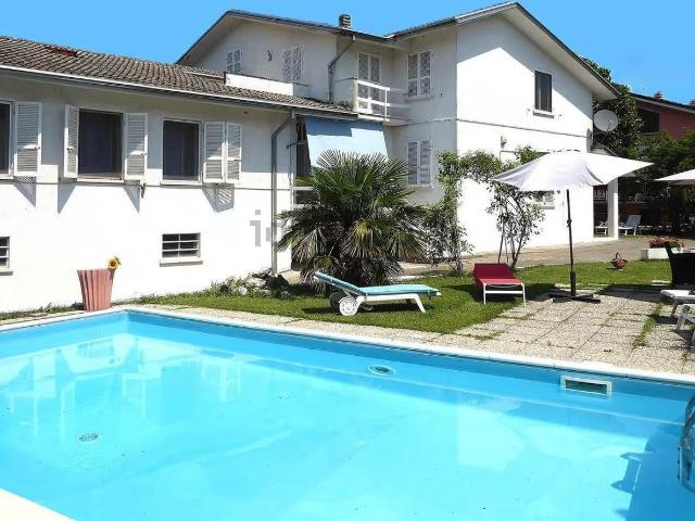 Case e ville in vendita di 382 m²