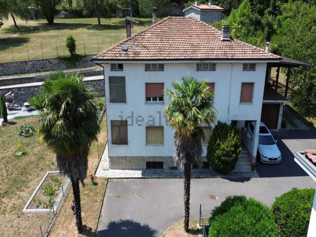 Case e ville in vendita di 382 m² in Via Colture, 51