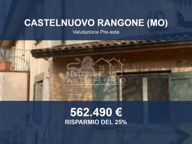 Case e ville in vendita di 382 m² in Via O. Vecchi, 6