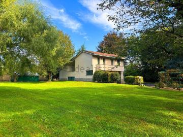 Case e ville in vendita di 382 m² in Viale Brianza, 25