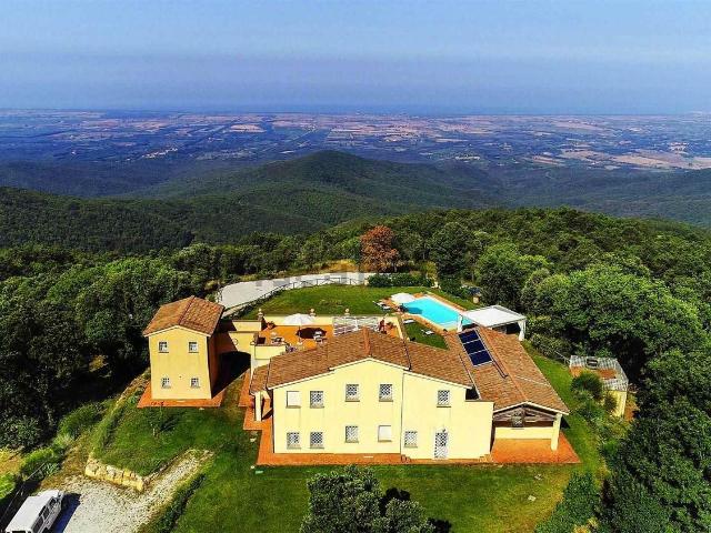 Case e ville in vendita di 382 m² in Viale del Risorgimento