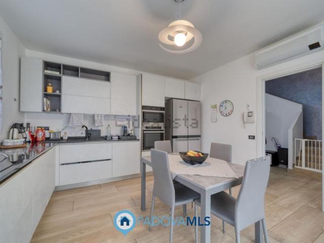 Case e ville in vendita di 384 m² in Via San Gregorio Barbarigo