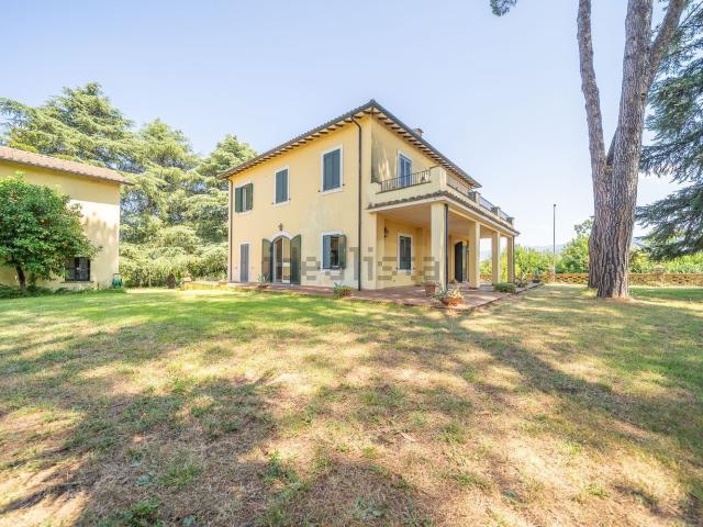 Case e ville in vendita di 384 m² in Via Pedemontana, 319