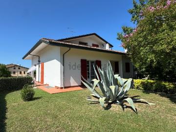 Case e ville in vendita di 384 m² in Via Rigossa Sinistra, 45