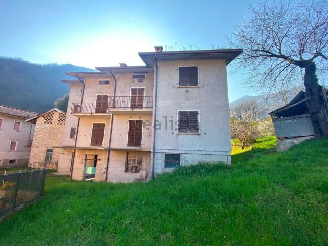 Case e ville in vendita di 385 m²