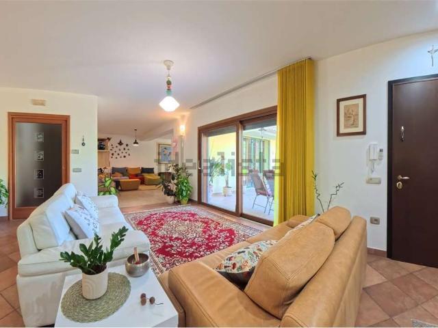Case e ville in vendita di 385 m²