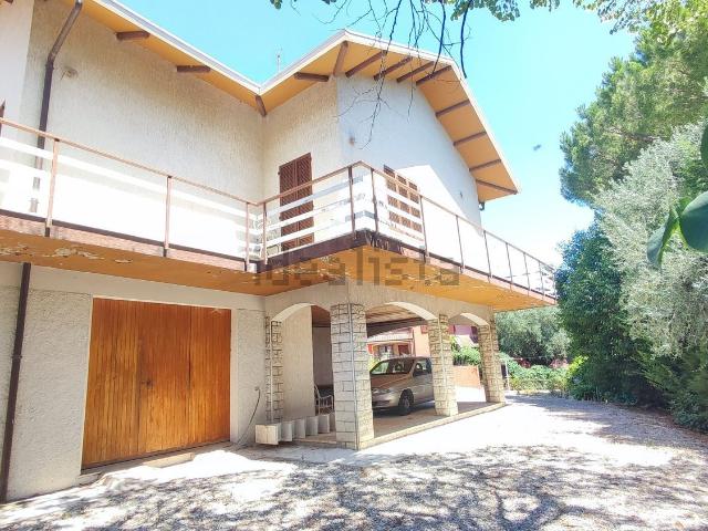 Case e ville in vendita di 385 m²