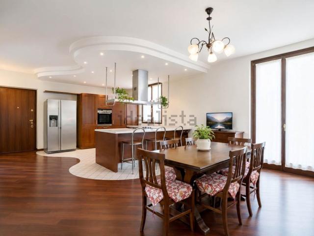 Case e ville in vendita di 385 m² in Via delle Vallazze, 9