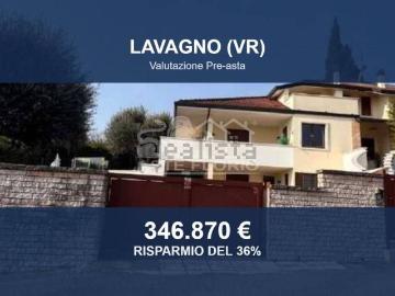 Case e ville in vendita di 385 m² in Via Monte Baldo, 10