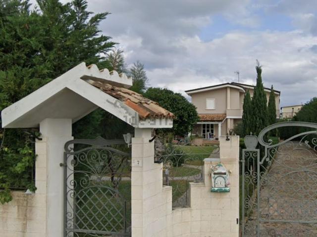 Case e ville in vendita di 385 m² in Via San Giuseppe Lavoratore