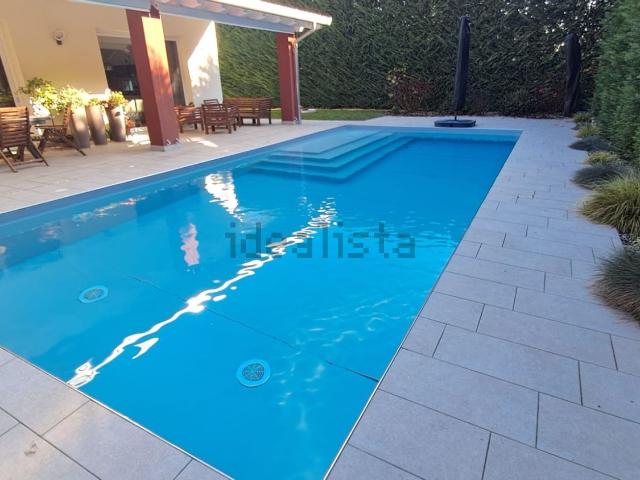 Case e ville in vendita di 385 m² in Via Praissola, 37
