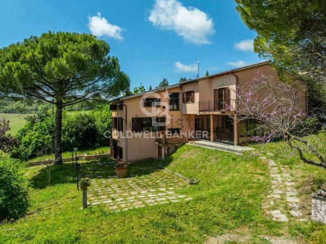 Case e ville in vendita di 385 m² in Strada Monte Bagnolo Valbiancara, 21