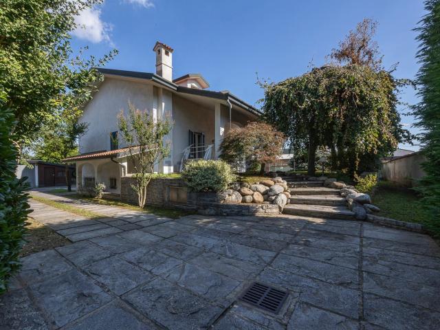 Case e ville in vendita di 387 m²