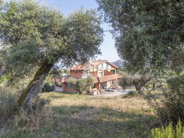 Case e ville in vendita di 389 m²