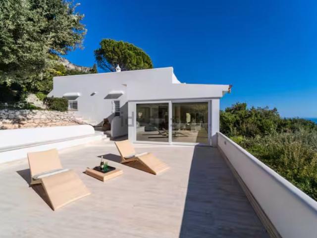 Case e ville in vendita di 389 m² in Via del Faro, 1